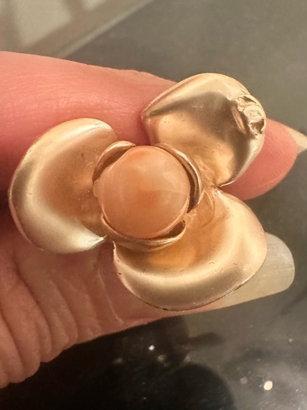 CHANEL Gold-Tone Pearl Camellia Ring - Picture 4 of 8